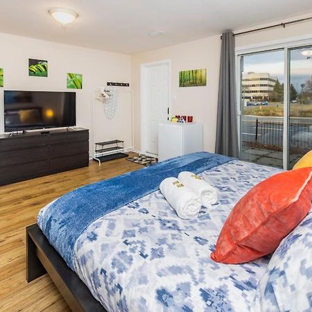 Modern Studio W King Bed - Central 오타와 외부 사진