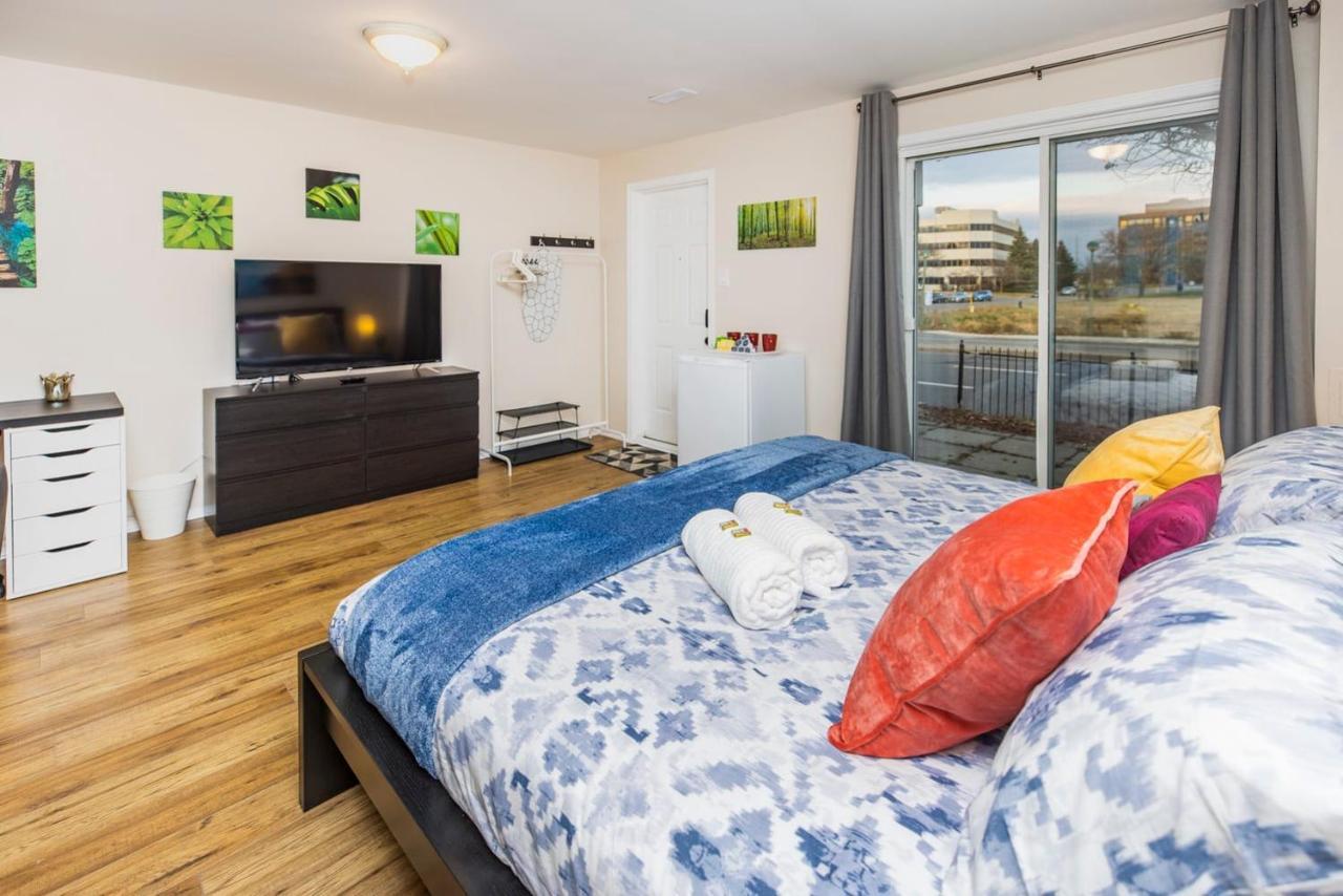 Modern Studio W King Bed - Central 오타와 외부 사진